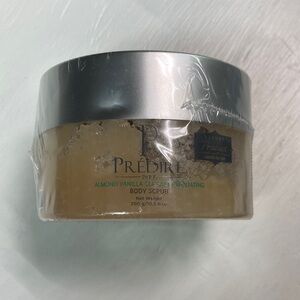 Prédiré Almond Vanilla Sea Salt Exfoliating Body Scrub